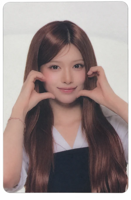 제나 양볼 손