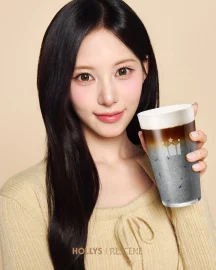 리브와 흑임자 버터크림 라떼 화보
